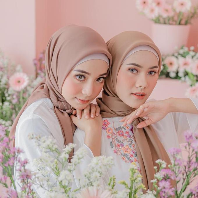 RIFANYHIJAB Bella Square Premium Wanita Muslim Jilbab Empat Pollycotton Plain Square