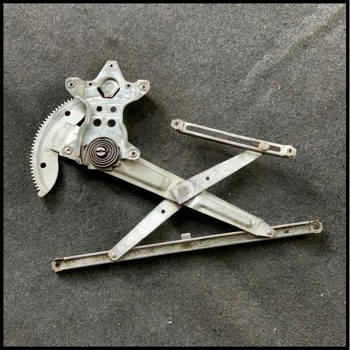 TERLARIS REGULATOR KACA POWER WINDOW PINTU DEPAN KANAN (FR) TOYOTA COROLLA TWINCAM AE92 ORIGINAL COP