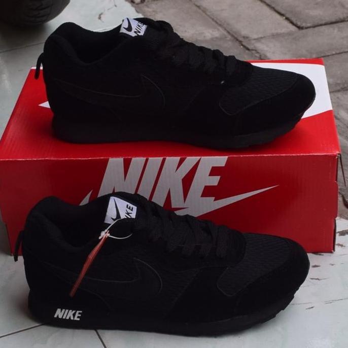 KEKINIAN SEPATU SEKOLAH HITAM POLOS NIKE PRIA WANITA KEKINIAN