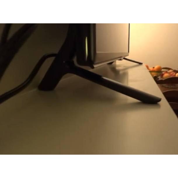 KAKI TV LG 42LF550A 42 INCHI