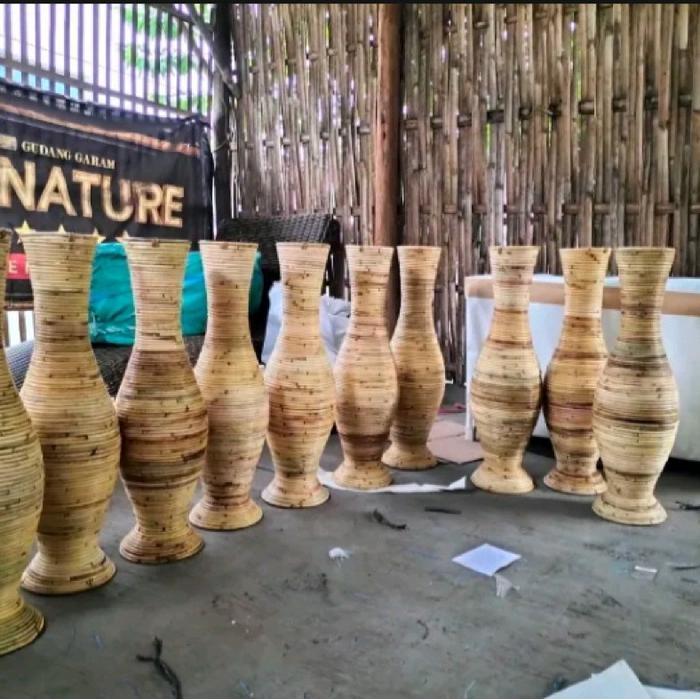 Vas Rotan Natural Dekorasi Studio Foto / Guci Rattan Hiasan Sudut Ruangan Tinggi 30 - 100 cm