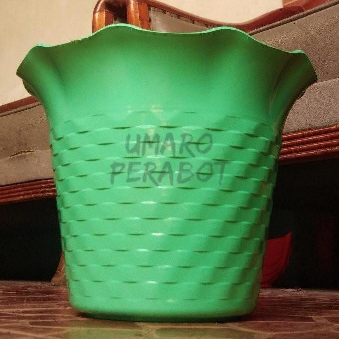 Pot Kristal Ukuran 25 Warna Hijau / Pot Tanaman / Pot Bunga / Pot Plastik / Umaro Perabot