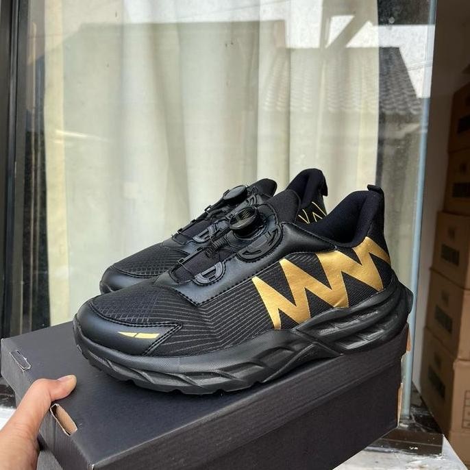 Sepatu Exduma Speedpro Tali Putar Hitam Gold Sepatu Running Sepatu Olahraga