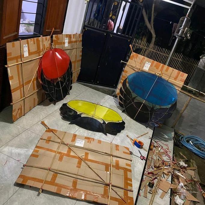 LAYANGAN RAM RAMAN 1 meter + sendaren sudah tes terbang