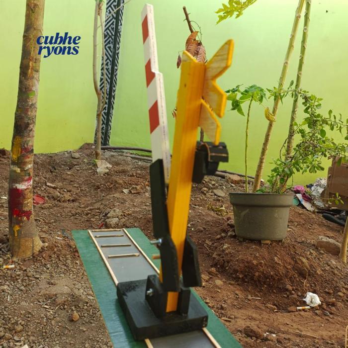sd-5 KT78 Miniatur Palang Pintu Kereta Api Versi 2 - Kereta Api Kayu Surabaya Hemat Termurah