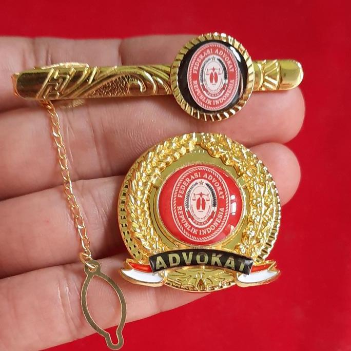 DI49 - PIN ADVOKAT FERARI dan jepit dasi FERARI