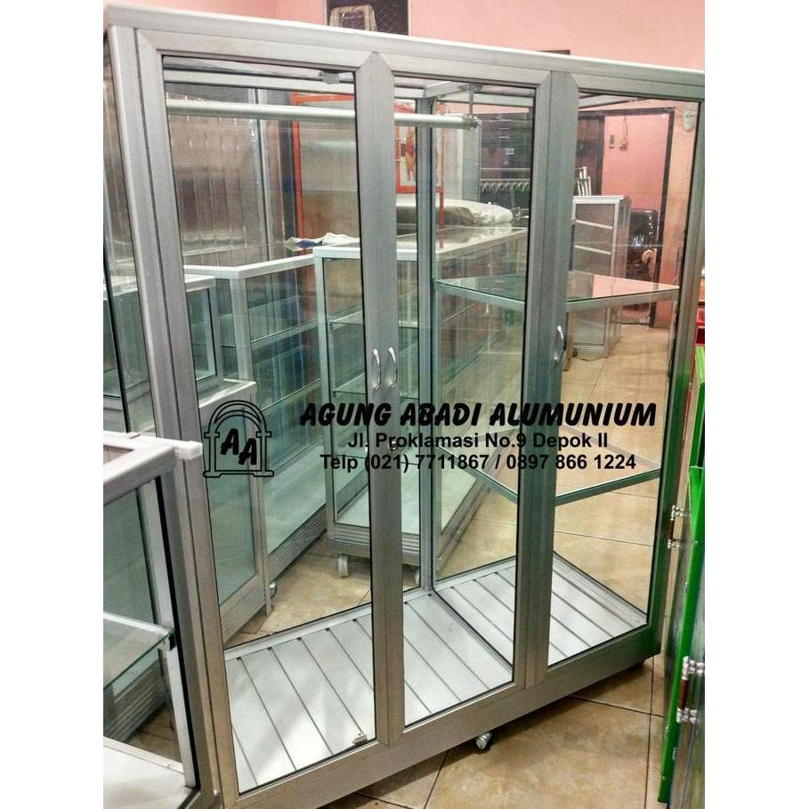 Ready stock Etalase Kaca Baju 3 Pintu