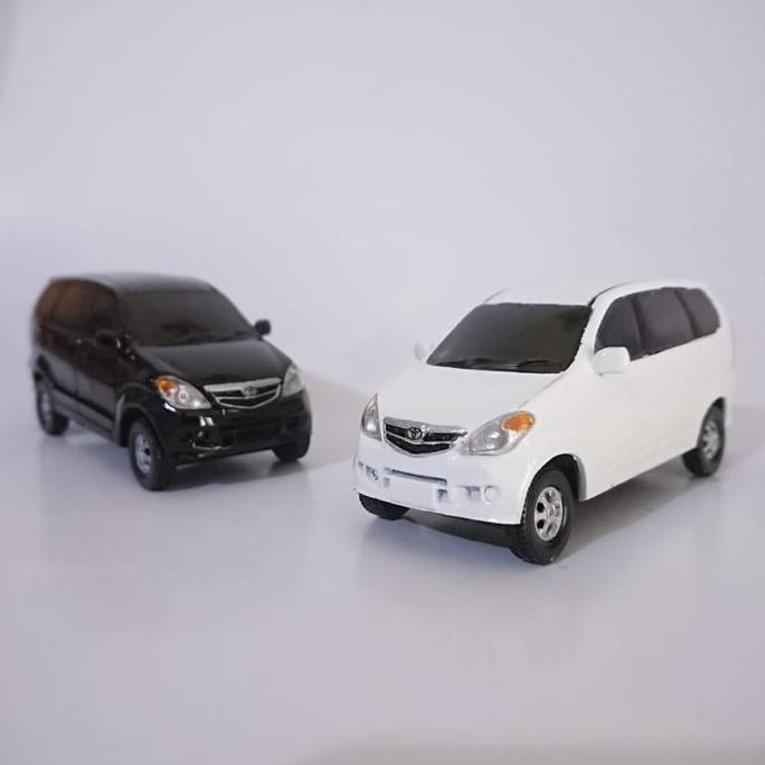 Diecast, Miniatur, Replika Mobil Daihatsu Xenia Skala 1:43 ORIGINAL