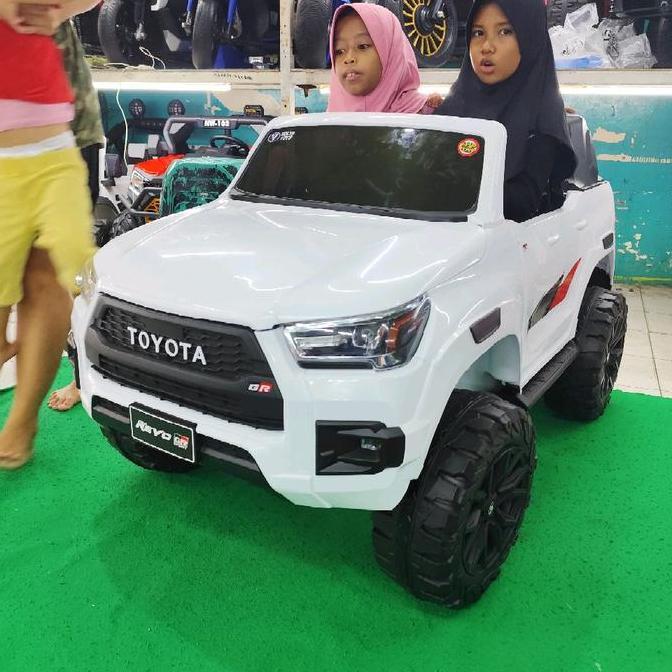 Mainan Mobil Aki Hilux Lisenced