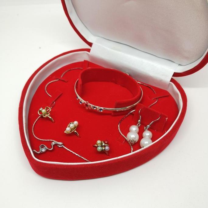 Kotak Perhiasan Set Bagus Kotak Mahar Set Kotak perhiasan bludru