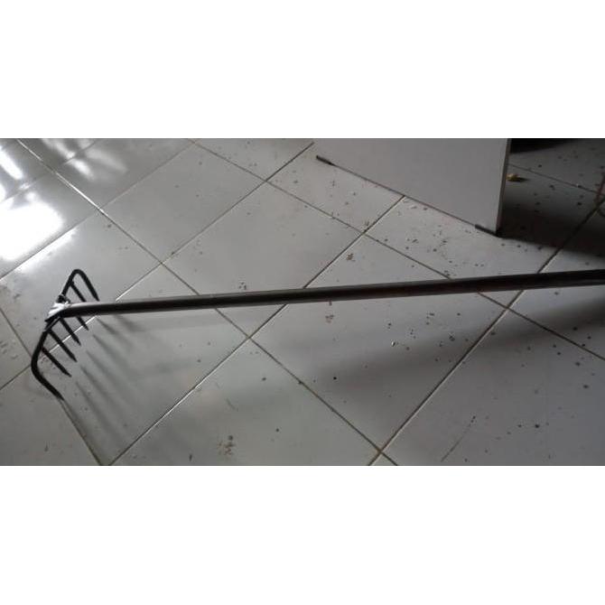 Garukan Sampah Besi Garpu Tanah Kebun Got Garuk Gigi 7 Rumput Cakar
