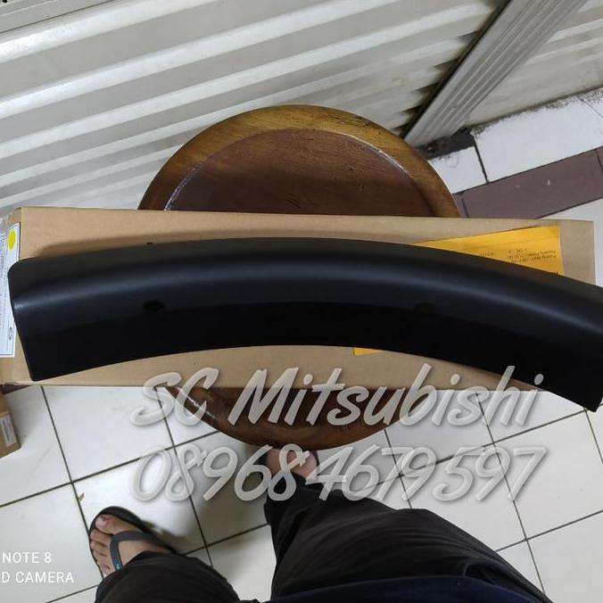 List Bumper Depan Kiri Kanan Outlander / Wheel Arc Trim Outlander