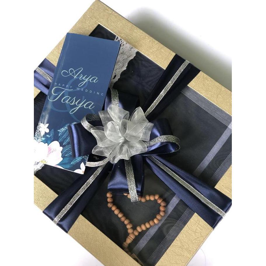 Terlaris Kado Hampers Pernikahan Couple Mukena Sarung Mewah