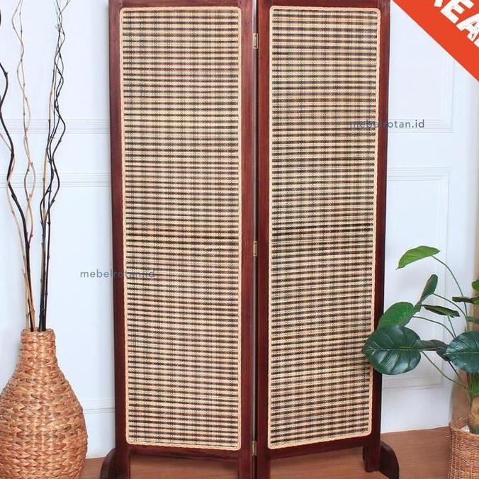 SKETSEL KAYU LYDE 2 DAUN | PENYEKAT RUANGAN LIPAT | PARTISI RUANGAN