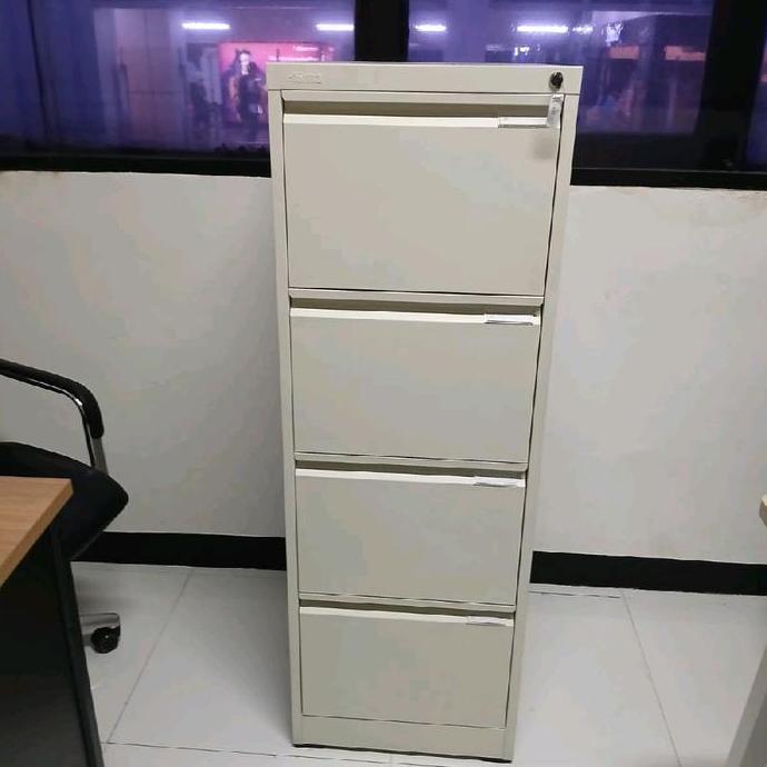 Terlaris [Dijual Barang Bekas] Lemari Kabinet Informa
