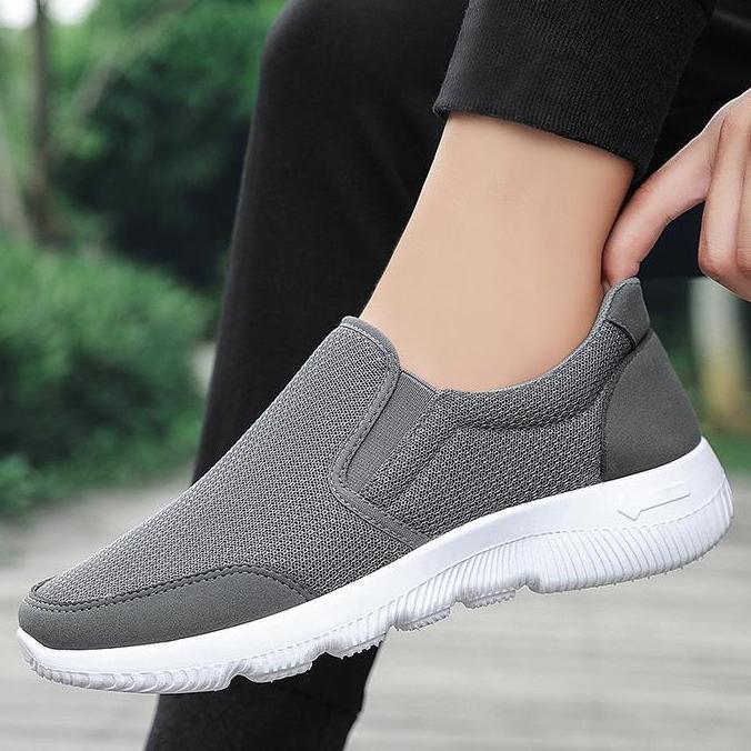 sepatu import pria slip on sneakers premium tanpa tali