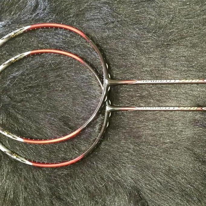 Yonex brand new unstrung,the legendary Armortec 700 OC IP.Spec 3UG5. Terlaris