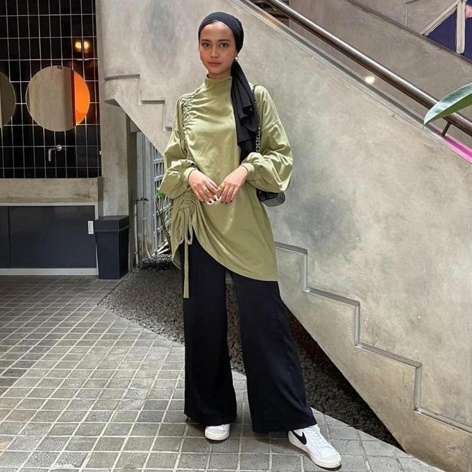 AGNI Mika Tee Olive Green -  T-shirt (Kaos) Wanita Olive Green