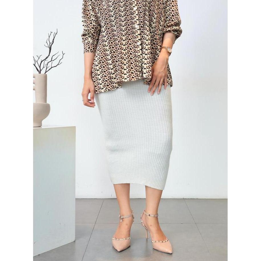 Rok Span Jumbo Rajut Ula dengan Desain Trendi dan Nyaman - Panjang Bawahan Knit Casual Muslim Hitam 