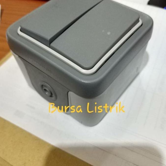 SAKLAR SERI WATERPROOF OUTBOW LEGRAND 69715