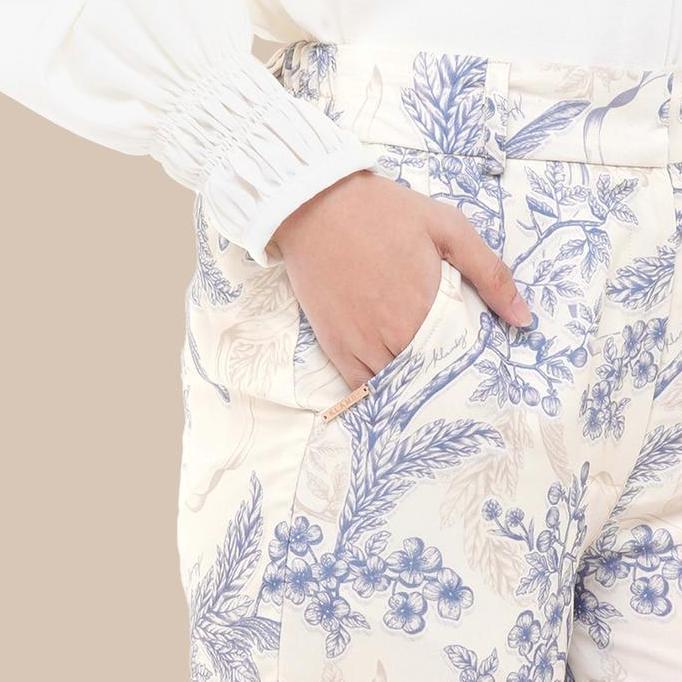 Wearing Klamby - Ruby Pants Classic Blue