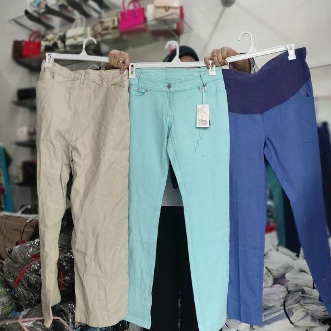 Dapat 3 pcs Celana Wanita Mix Model Seperti Celana Leging, Celana Panjang, Celana Kulot, Celana Levi