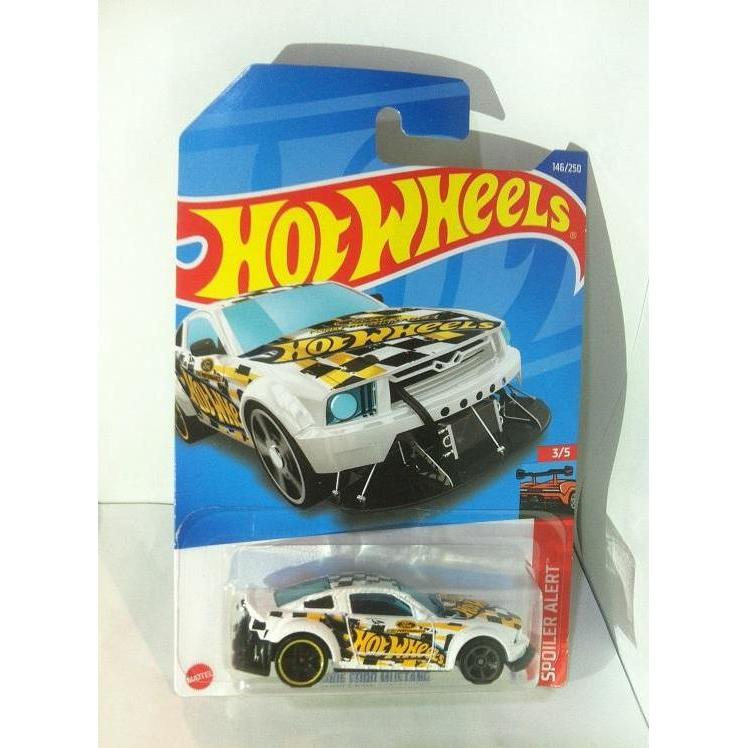 Hot Wheels. 2022 Spoiler Alert - 2005 Ford Mustang. White MATTEL