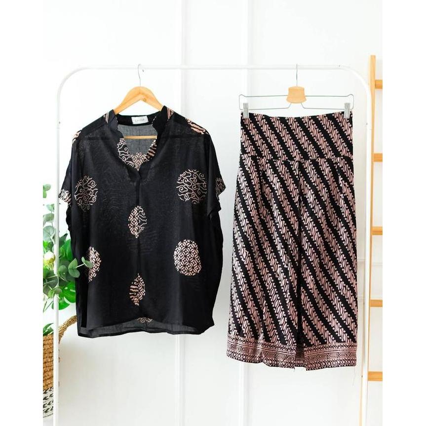 ONE SET TOP BATIK HITAM CREAM PIRINGAN BATIK SETELAN KANTOR FORMAL WANITA