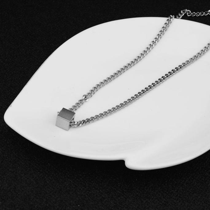 Bisainstan- Kalung Titanium Pria Wanita Kalung Rantai Bandul Nine Bts