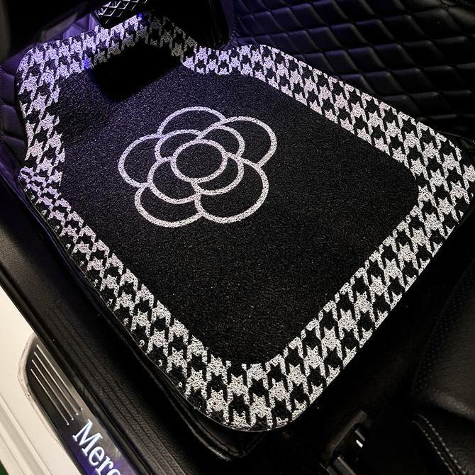 Karpet Rumput 3 Baris Alas Kaki Mobil Bunga Daisy Car Forsale