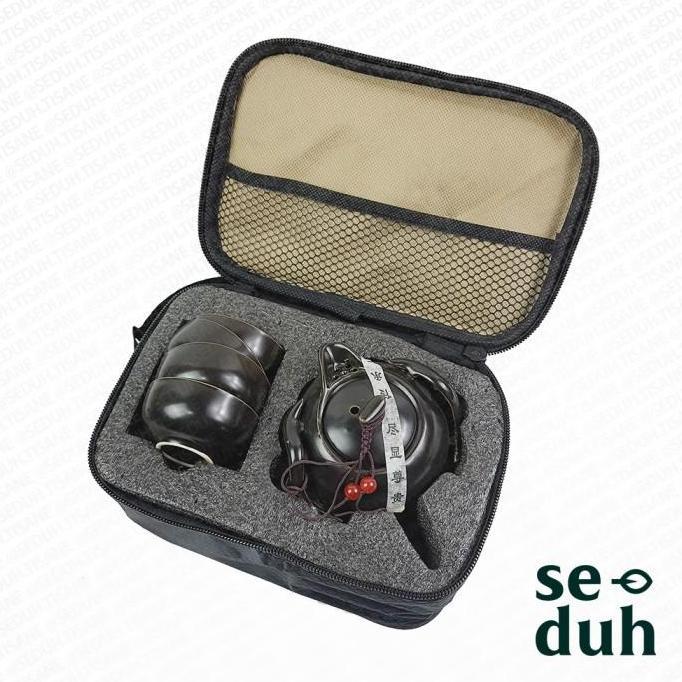 Chinese Ceramic Teapot Set / Cangkir Teko Teh Set