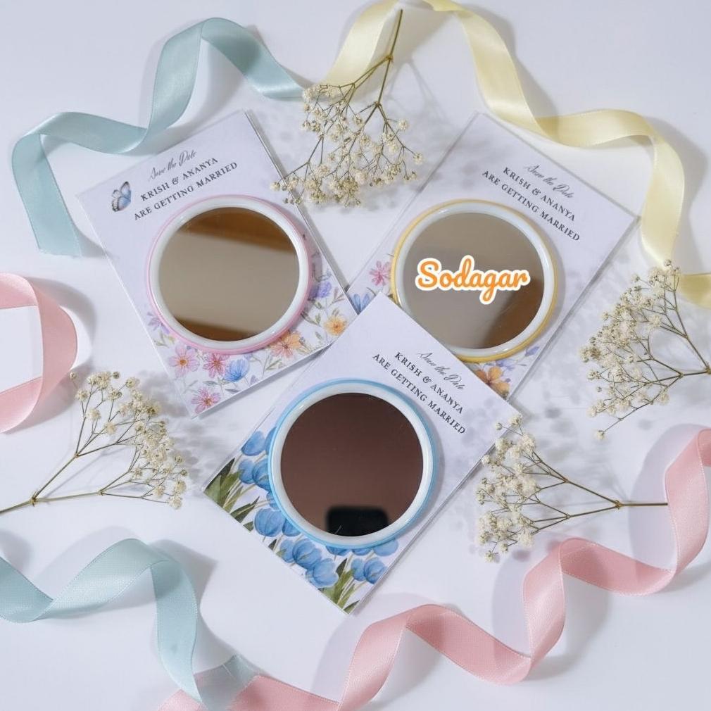 Isi 50 Pcs Souvenir Pernikahan Cermin Bulat Karakter/Souvenir Kaca kostum Nama