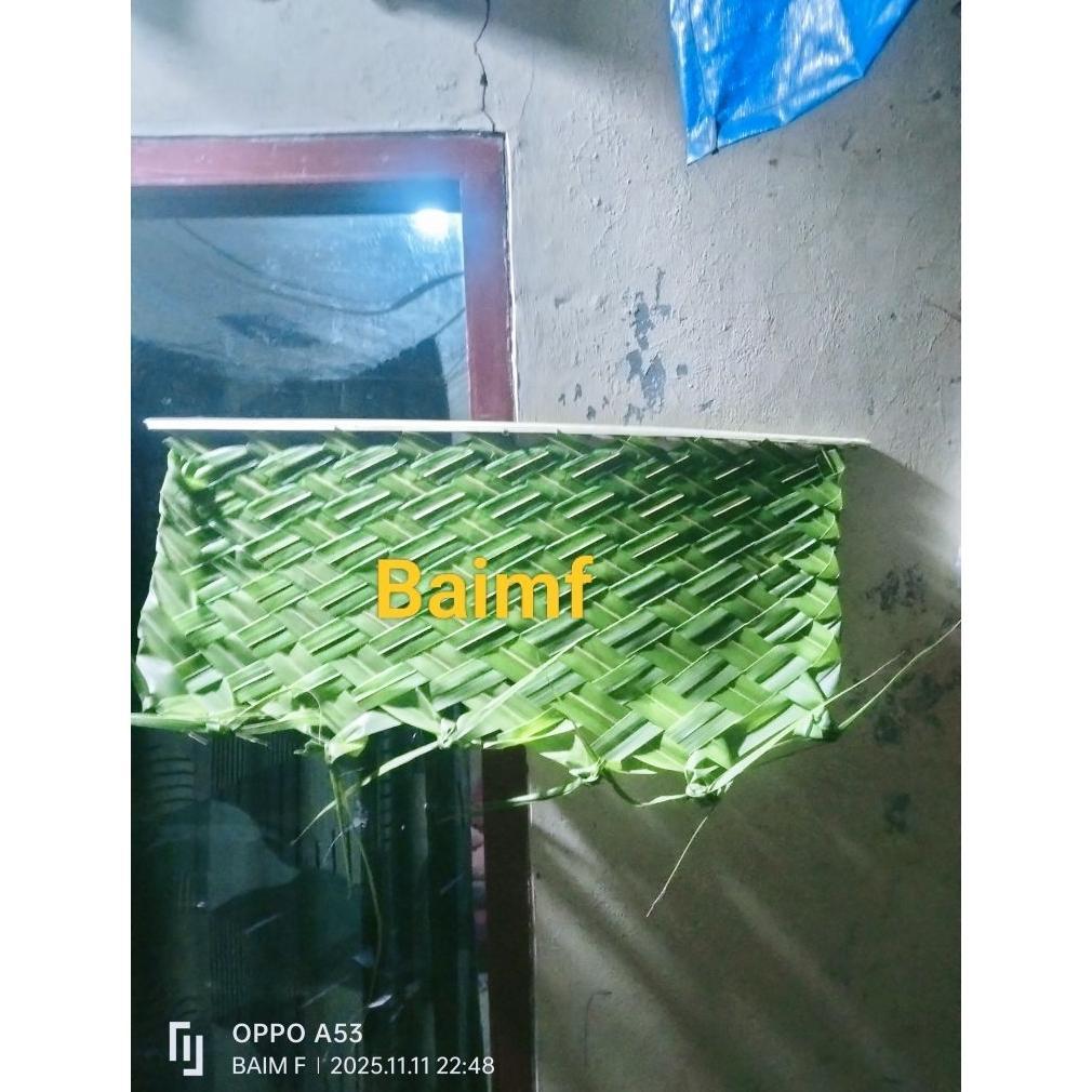 belah ketepe/anyaman daun kelapa