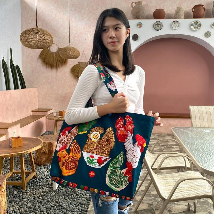 Tas Besar Igorsatumangkok Shrelo Motif Celengan Ayam Jadul Hijau Travel Kuliah Kerja Santai Serba Gu