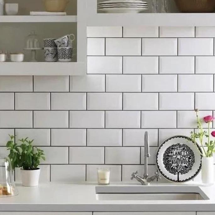 KERAMIK10X20 PUTIH BEVEL SIGNATURE MULIA