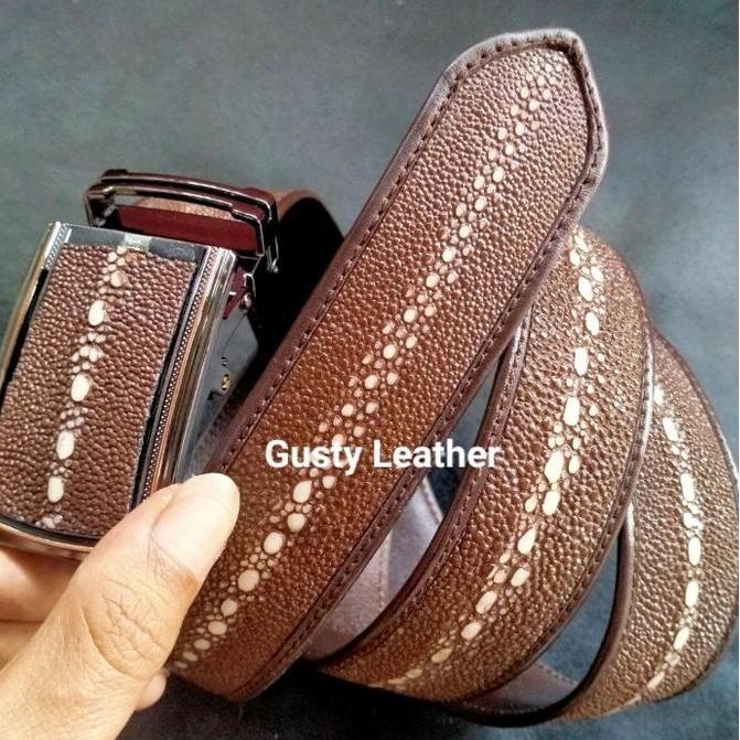 Ikat Pinggang Kulit Ikan Pari Duri Gusti Leather dengan Gesper Motif Pari