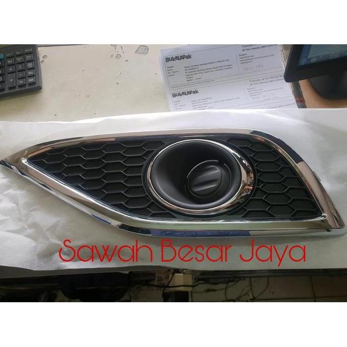 Cover Tutup Garnish List Chrome Fog Lamp Atau Lampu Kabut Bawah Bumper Depan Honda Crv Rm Gen.4 2013