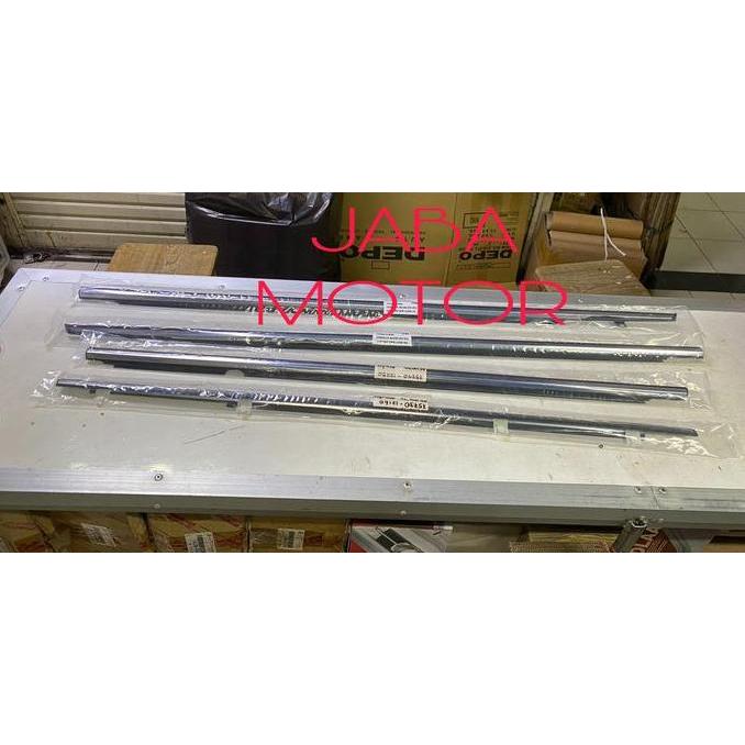 Pelipit Kaca-Pelipit Pintu Corolla Great Set 4 Pintu