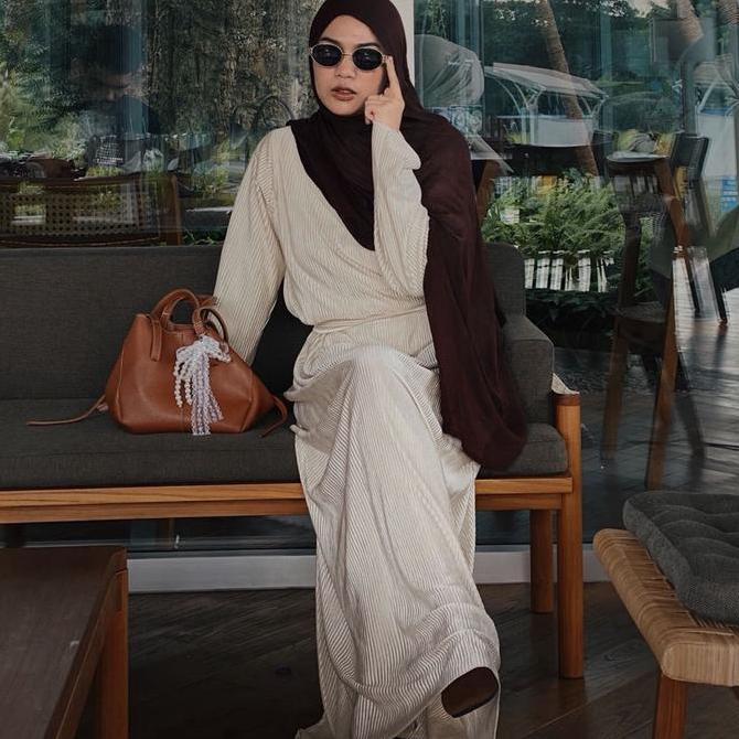 DISKON BAJU WANITA ZEA SET DRESS OUTFIT LEBARAN MUSLIM DENGAN BAHAN PLEATS HYGET MEWAH DAN ELEGAN - 