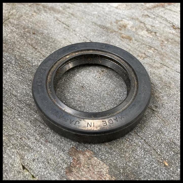 GRATIS ONGKIR SEAL OIL (FOR TIMING CHAIN OR BELT COVER) SIL OLI KRUK AS DEPAN TOYOTA CORONA RT104 RT