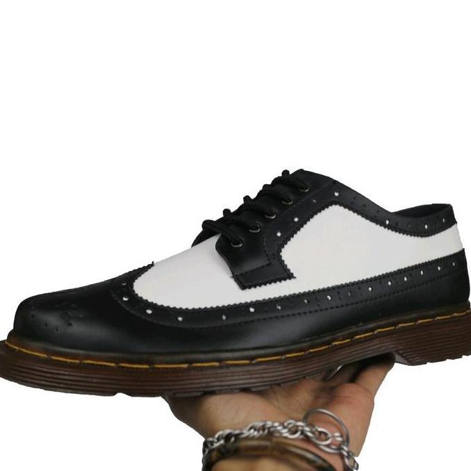 Sepatu formal casual wingtip black white footwear Kerja Shoes Pria