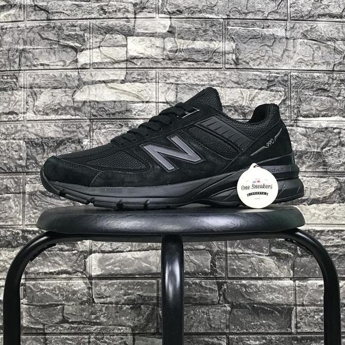 SEPATU SNEAKERS NB 990V5 TRIPLE BLACK