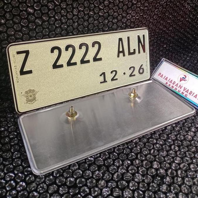 plat nomor motor reflektif putih baut tanam