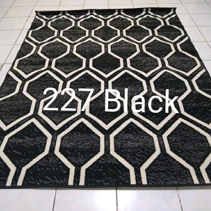 Karpet Permadani Hitam Putih Monocrome Black and White Abu-abu Grey Moderno Momento Besar Jumbo 210x