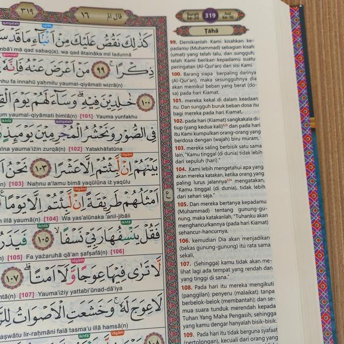 Alquran Tajwid Al-Karim A4 - Al Quran AlKarim Terjemah dan Latin