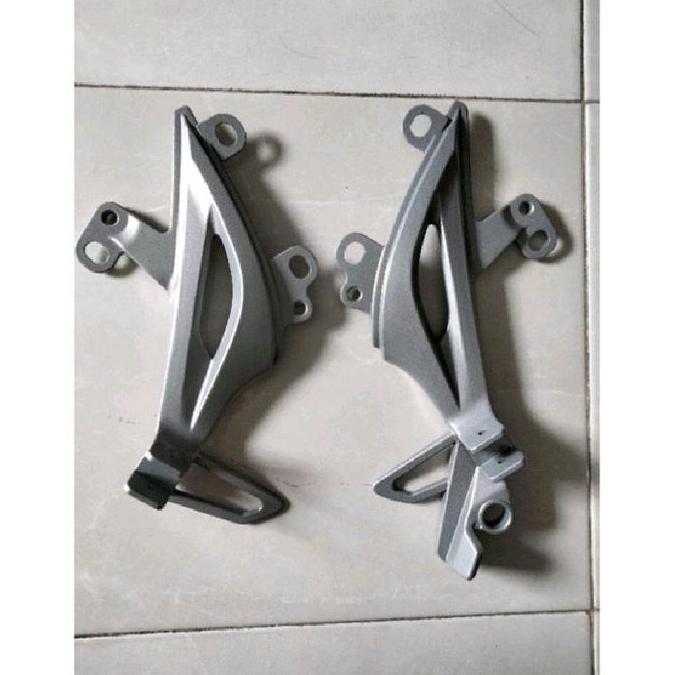 TERBARU - dudukan footstep belakang supra x 125 helm in