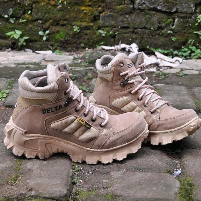 Kets- Sepatu Delta Pendek Krem Pria Safety Ujung Besi Kerja Lapangan