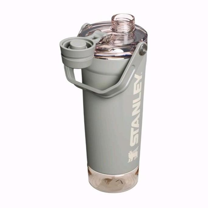 STANLEYy Activate Shaker Bottle 20oz SAGE GREY