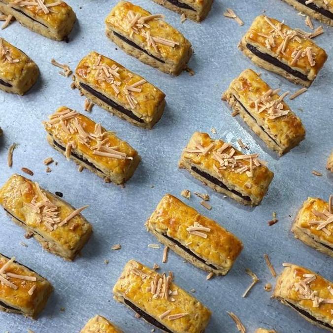 Kastengel Coklat Keju Edam dan Cheddar 600ml