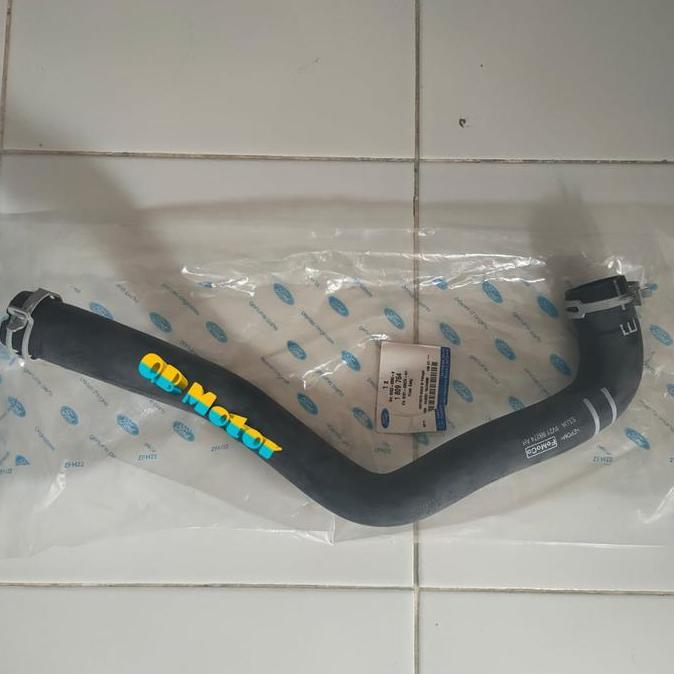 selang radiator atas ford fiesta